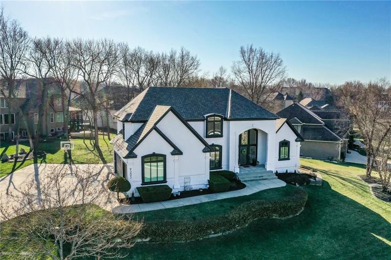9205 Redbud Ln, Lenexa, KS 66220