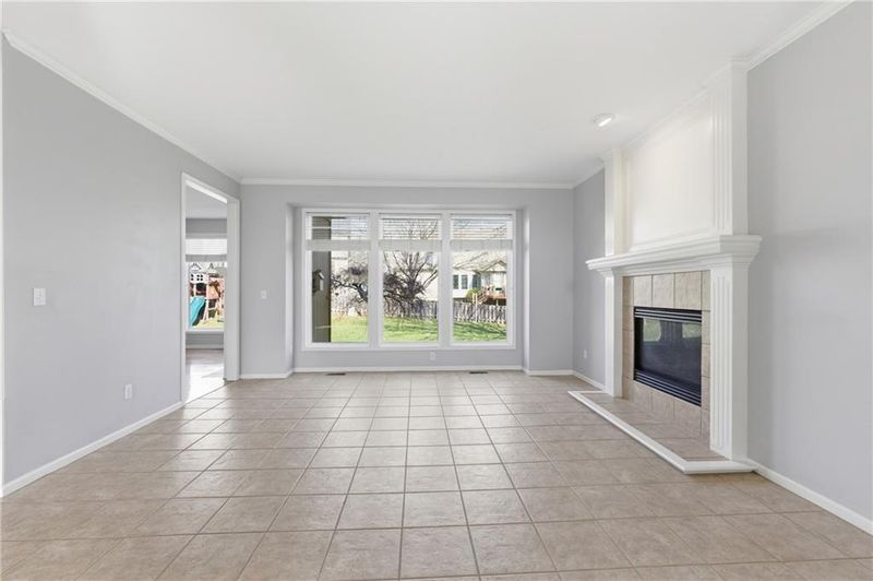 21516 W 99th St, Lenexa, KS 66220