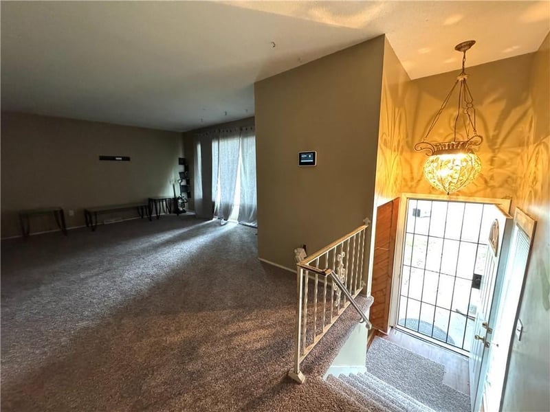 14051 Dunbar Ct, Grandview, MO 64030