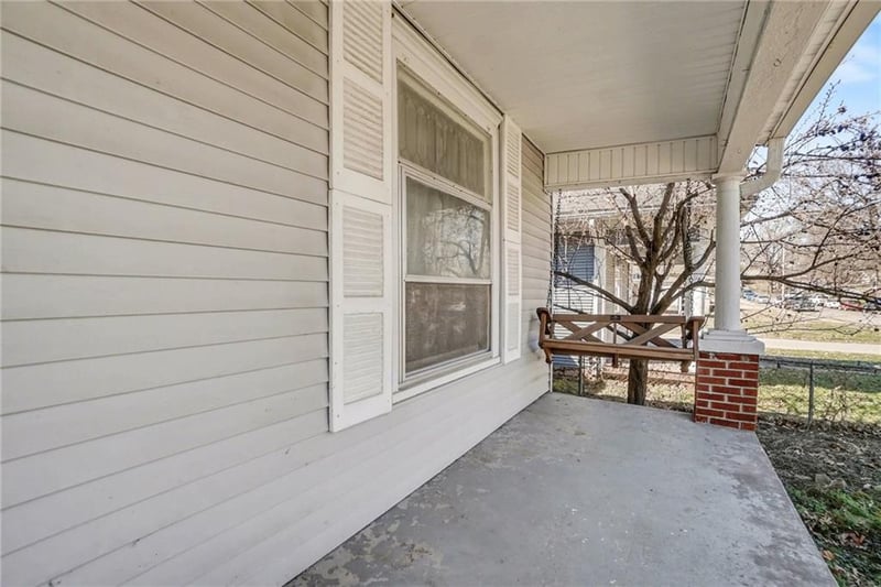2618 Sacramento St, St Joseph, MO 64507