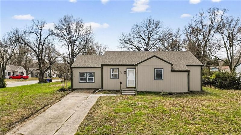 912 Vest Dr, Warrensburg, MO 64093