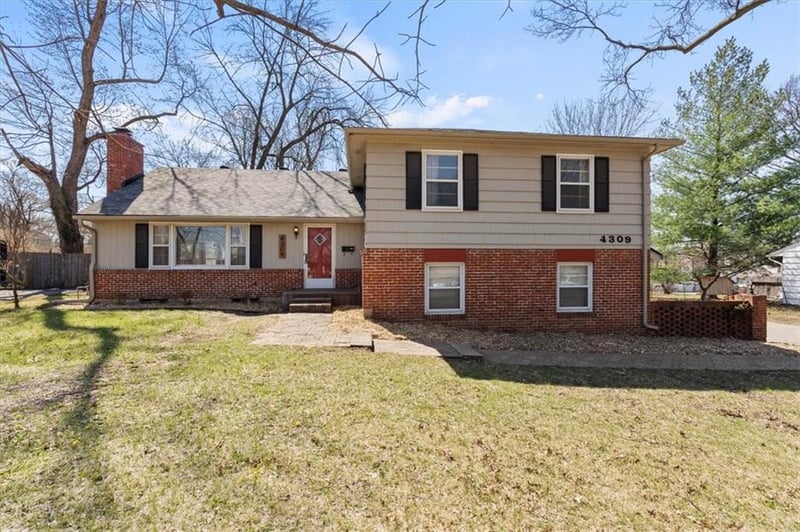 4309 Grandview Rd, Kansas City, MO 64137
