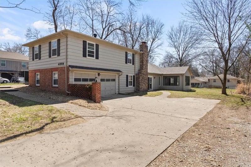 4309 Grandview Rd, Kansas City, MO 64137