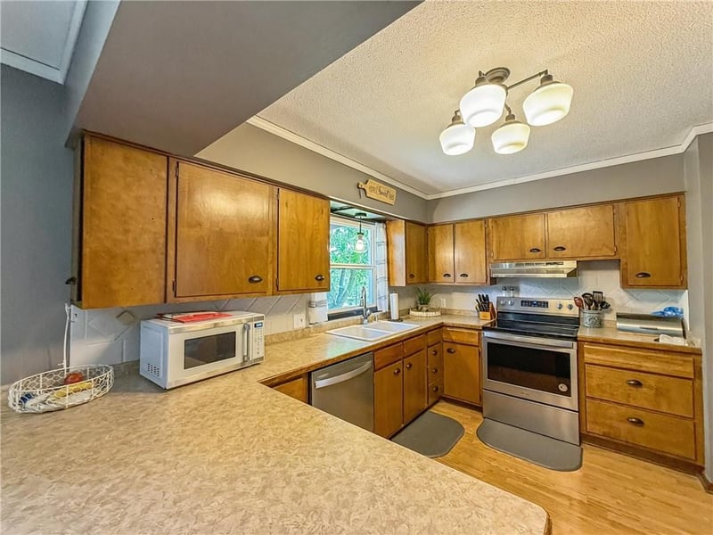 117 S Grand Ave, Maryville, MO 64468
