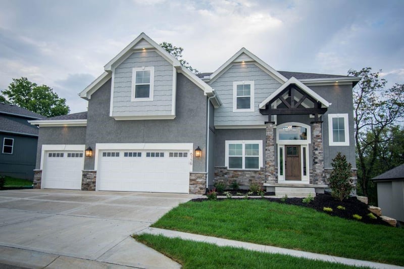 5779 NW Black Oak Ct, Parkville, MO 64152