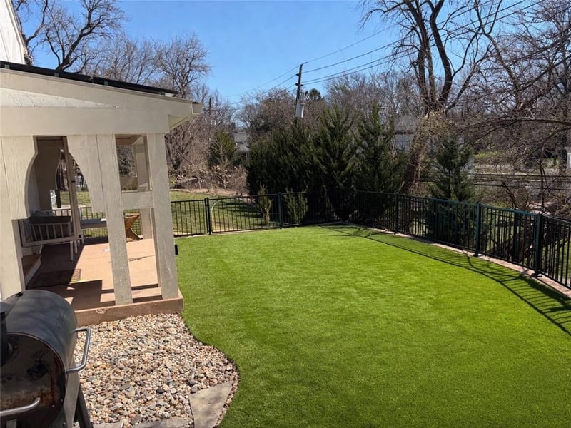1239 W 63rd St, Kansas City, MO 64113