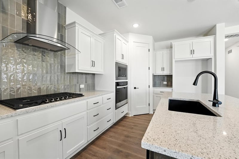 1717 NW 105th Ter, Kansas City, MO 64155