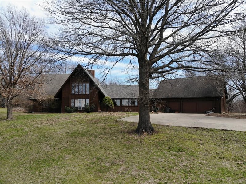 9955 NW Windover Dr, Kansas City, MO 64153