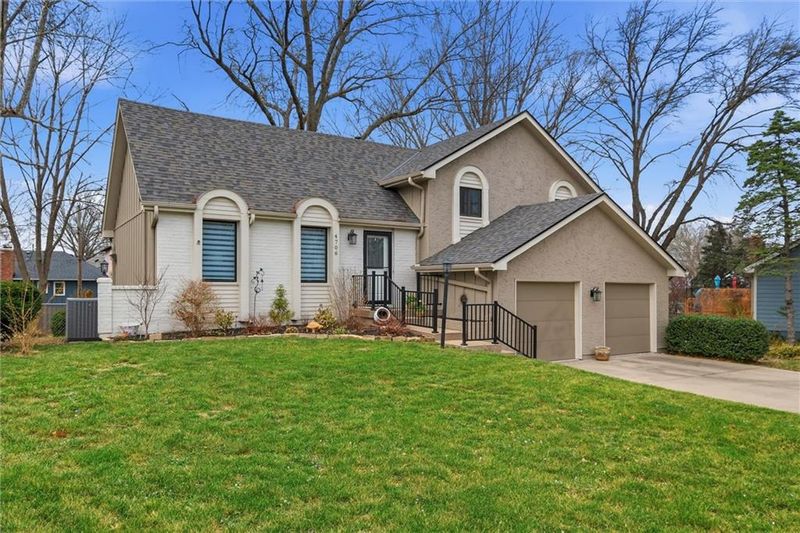 4706 Goddard St, Shawnee, KS 66203
