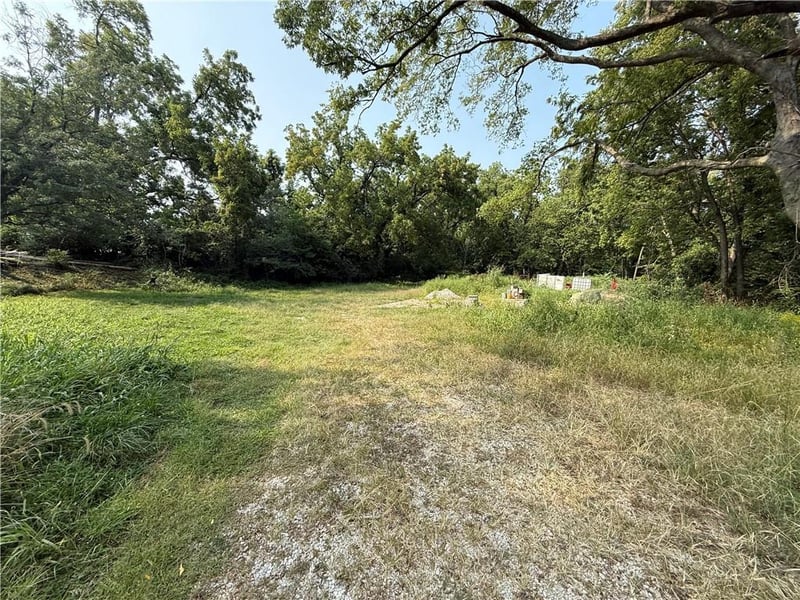 5202 Sewell Ave, Kansas City, KS 66104