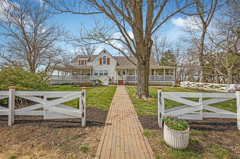 27440 W 215th St, Spring Hill, KS 66083