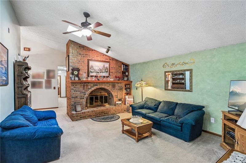 22774 George Rd, Tonganoxie, KS 66086