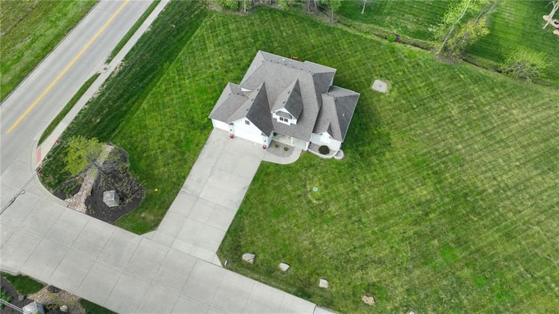12616 Donahoo Rd, Kansas City, KS 66109