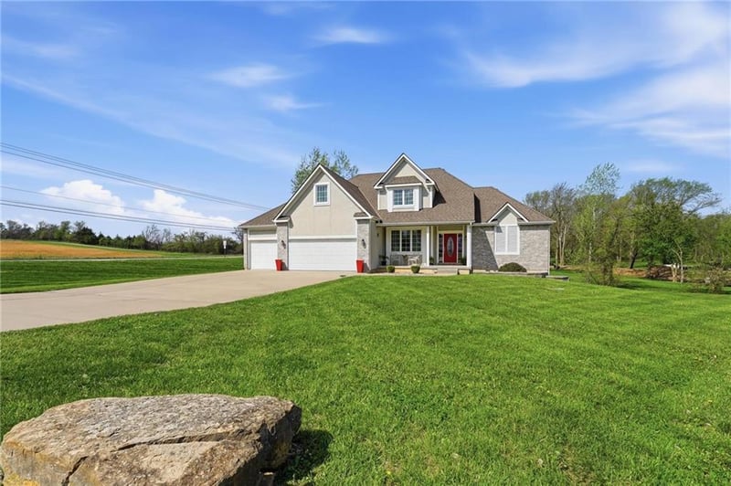 12616 Donahoo Rd, Kansas City, KS 66109