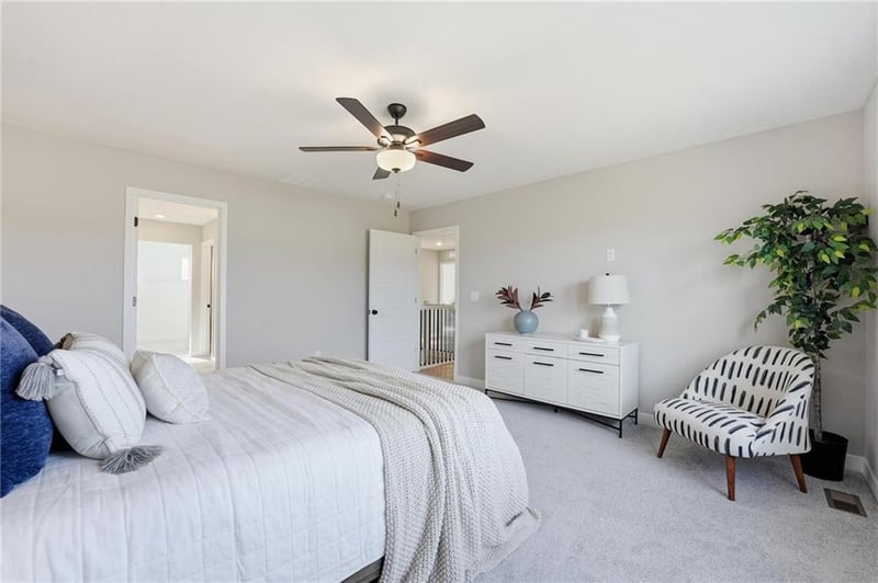 18275 W 166th Ter, Olathe, KS 66062