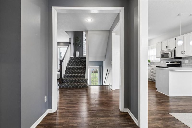 1011 Peggy Dr, Greenwood, MO 64034