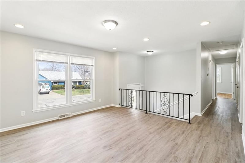 809 Mulberry St, Lee's Summit, MO 64086