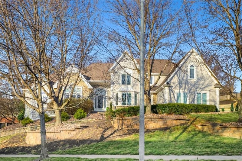 5929 N Mattox Rd, Kansas City, MO 64151
