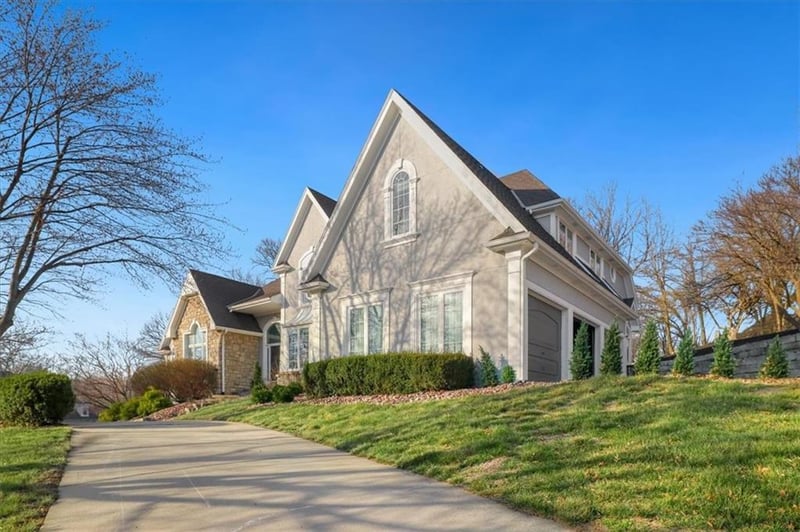 5929 N Mattox Rd, Kansas City, MO 64151