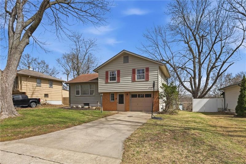 3527 S Adams Ave, Independence, MO 64055