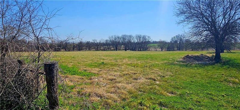00 E 2 Hw, Garden City, MO 64747
