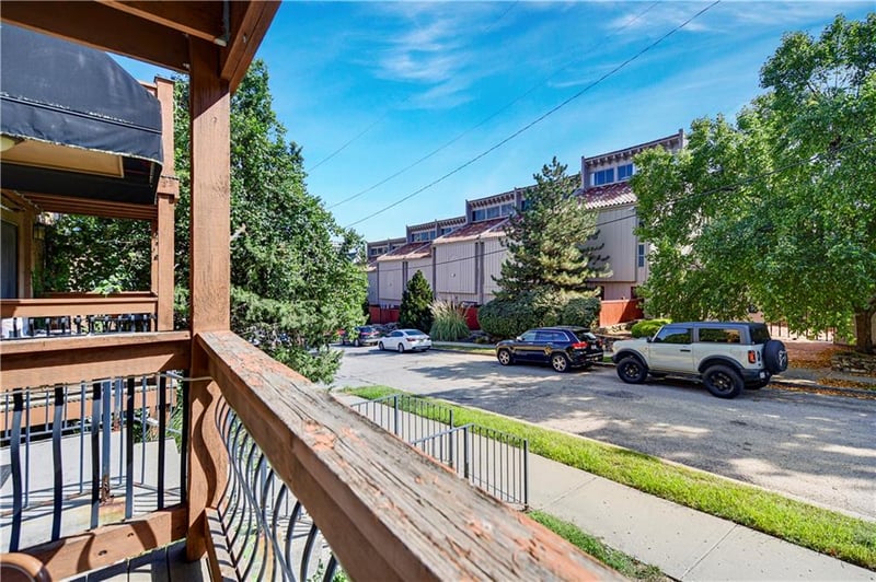 1114 W 46th St #2, Kansas City, MO 64111