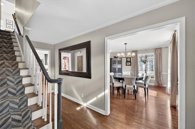 6534 Summit St, Kansas City, MO 64113