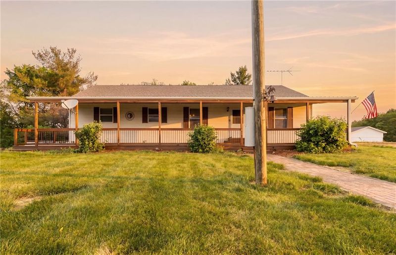 9226 427 Rd, Savannah, MO 64485