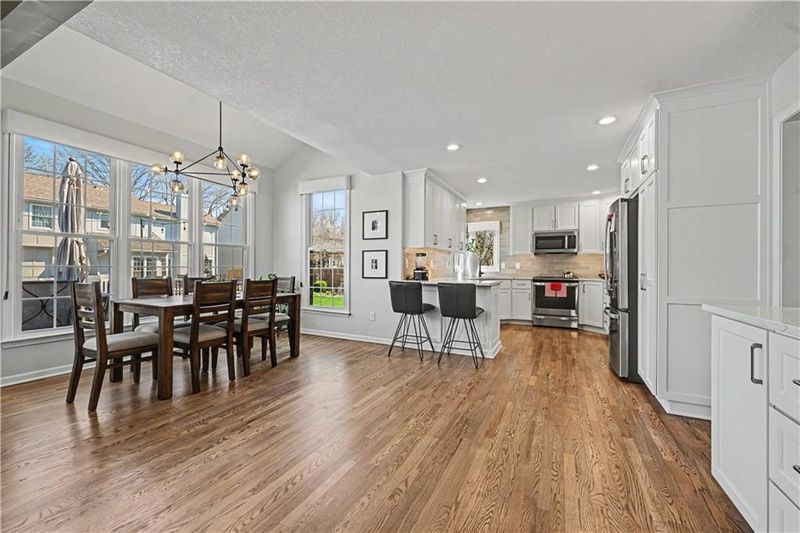 16122 W 80th St, Lenexa, KS 66219