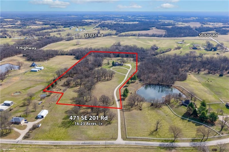 471 201st Rd, Warrensburg, MO 64093