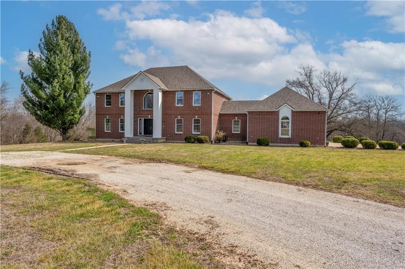 471 201st Rd, Warrensburg, MO 64093