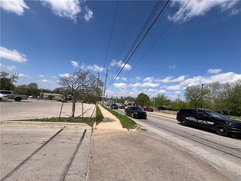 2331 S Sterling Ave, Independence, MO 64054