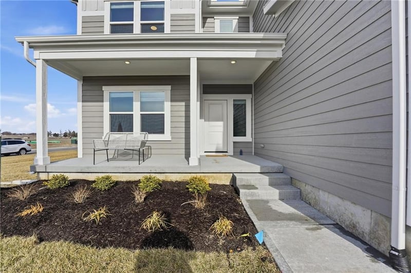 1520 SE Sweet Root Dr, Lee's Summit, MO 64081