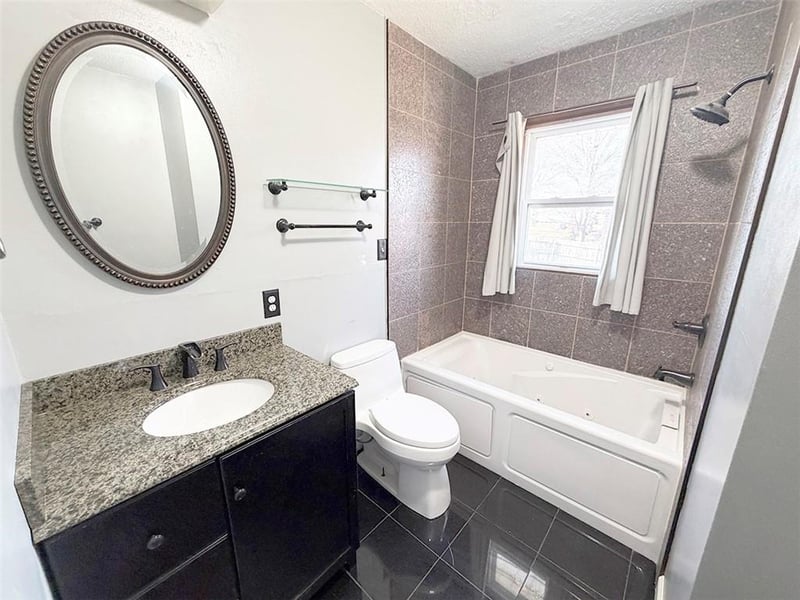 1 Hi View Ridge Dr, Archie, MO 64725