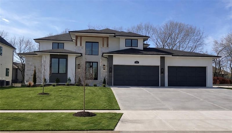 9606 W 175th Ter, Overland Park, KS 66221