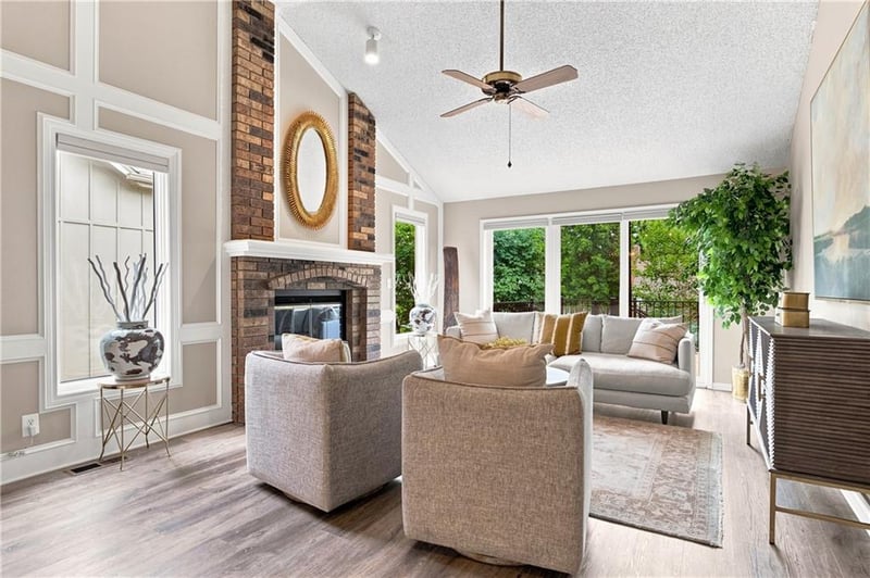 12025 Hemlock St, Overland Park, KS 66213