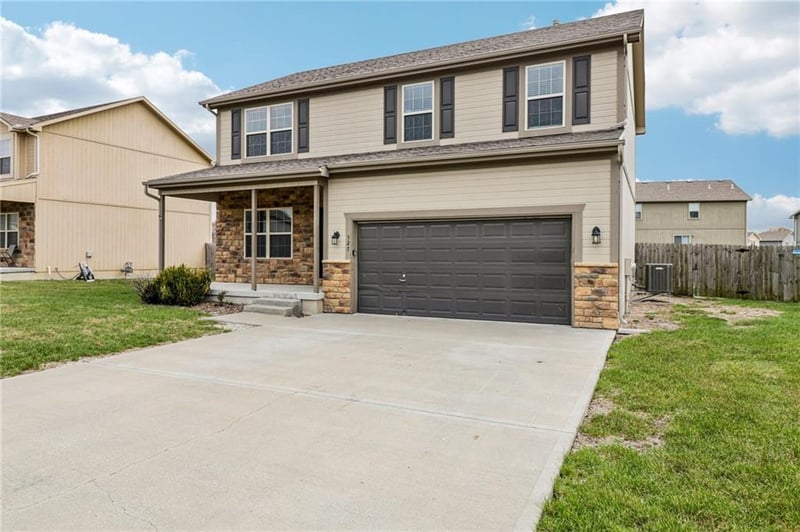 527 S Poplar St, Gardner, KS 66030