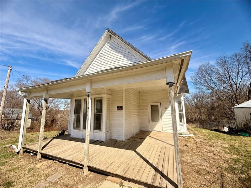 309 N Polk St, Maysville, MO 64469