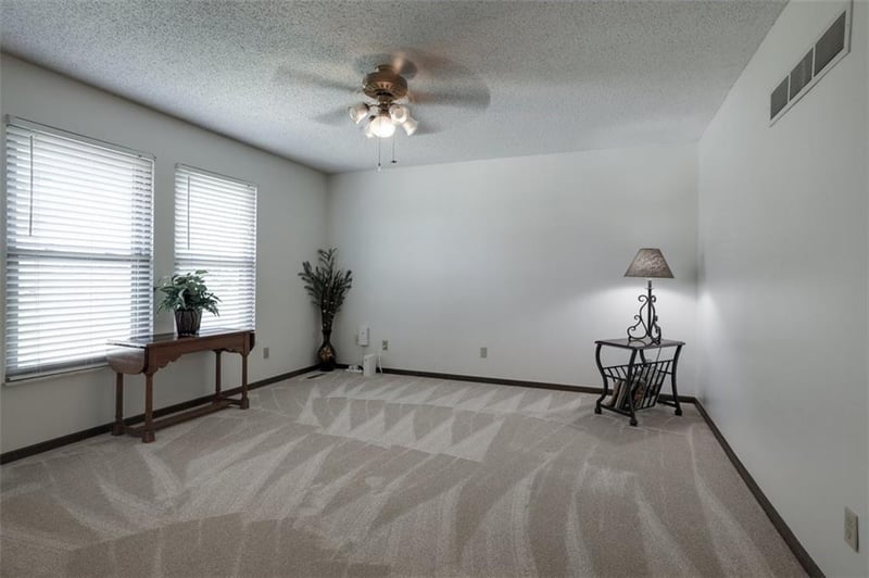 4605 N Brooklyn Ave, Kansas City, MO 64116