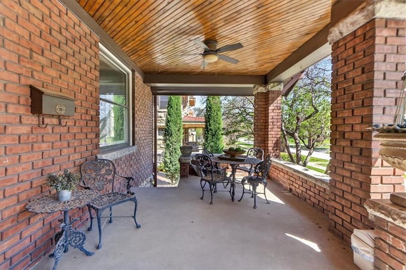 3666 Belleview Ave, Kansas City, MO 64111