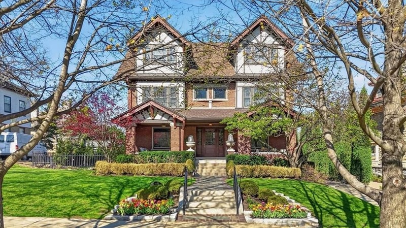 3666 Belleview Ave, Kansas City, MO 64111
