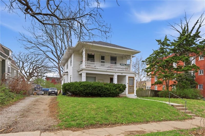 4008 Charlotte St, Kansas City, MO 64110