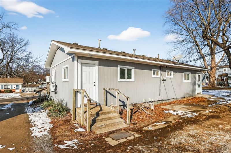 501 Maier Dr, Belton, MO 64012