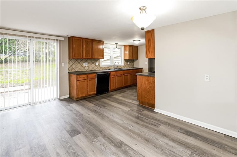 7933 N Jefferson St, Kansas City, MO 64118