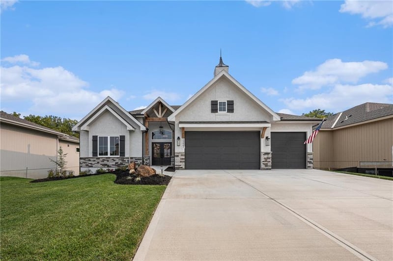15447 W 168th Pl, Olathe, KS 66062