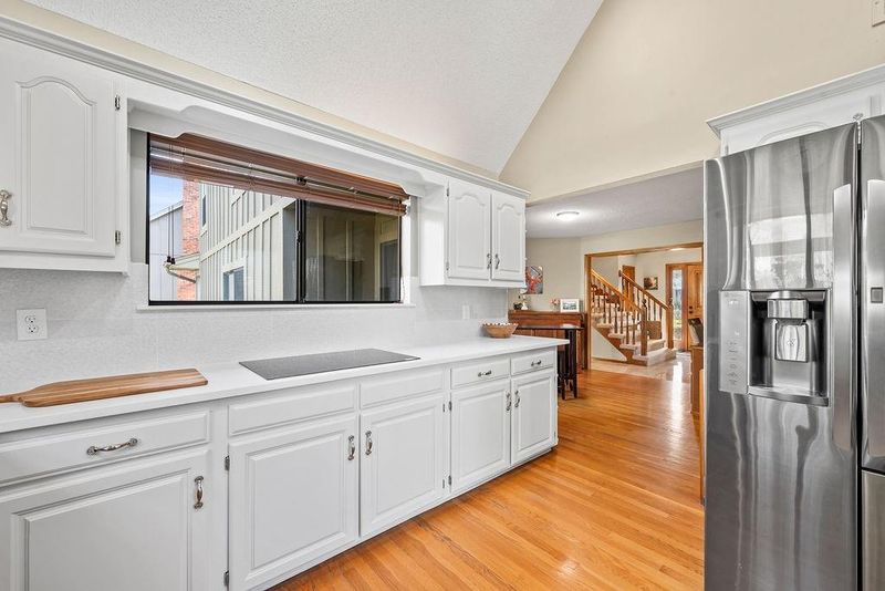 11505 Grant Dr, Overland Park, KS 66210