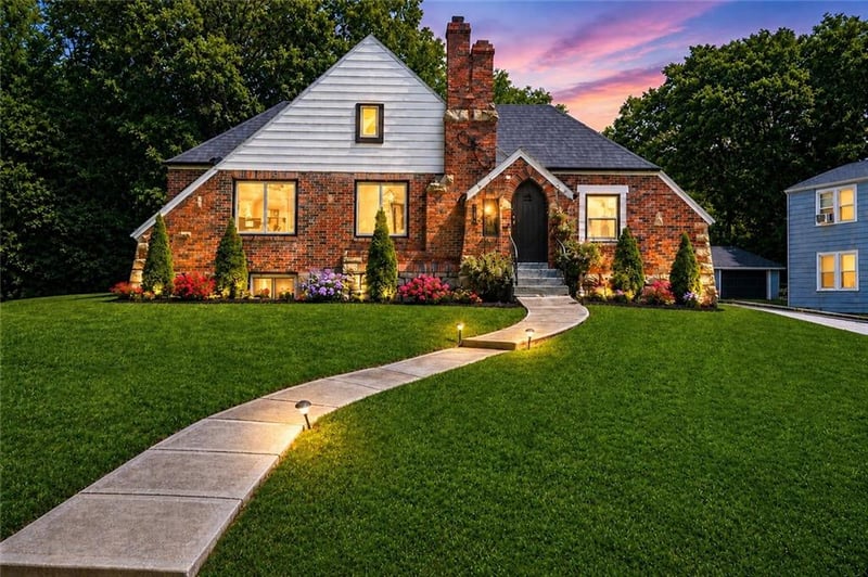 2252 E 77th Ter, Kansas City, MO 64132