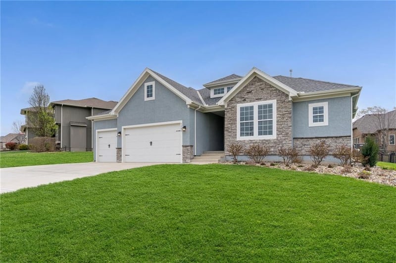 7703 Green St, Lenexa, KS 66227