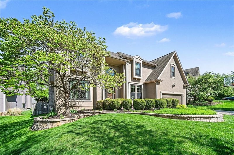 5420 W 132nd Ter, Overland Park, KS 66209