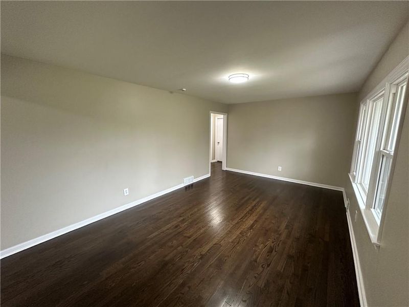 8049 Kessler Ln, Overland Park, KS 66204